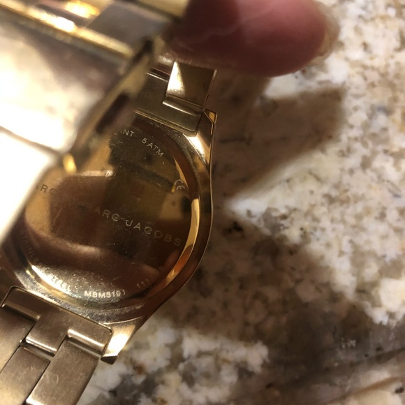 Marc Jacobs gold watch - Picture 5 of 6